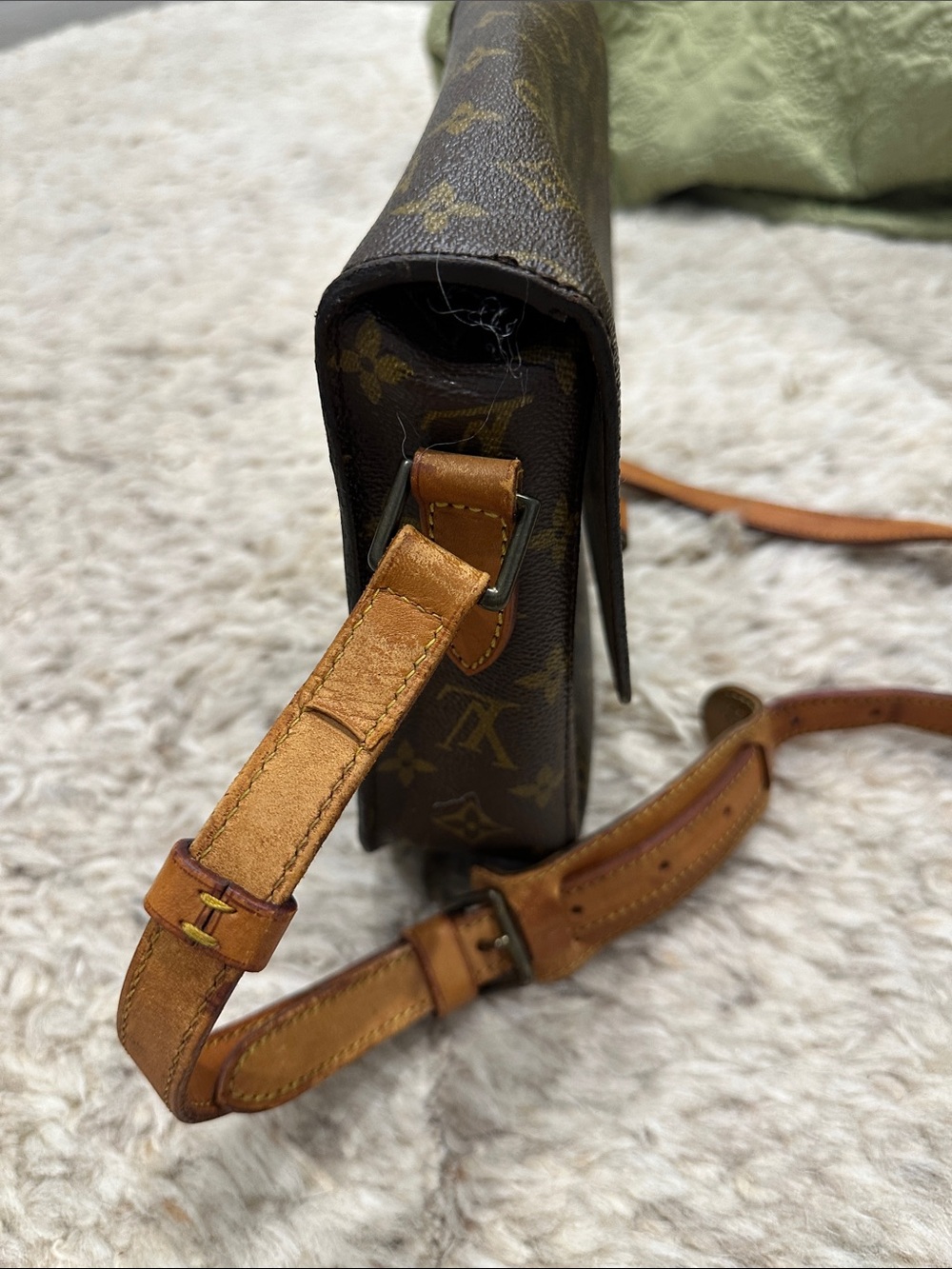 Louis Vuitton Brown Monogram Crossbody with Tan Trim - Picture 2 of 10